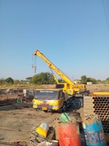 รถเครนแหลมฟ้าผ่า