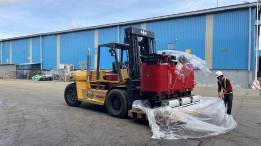 รถเครนขางน้ำผึ้ง