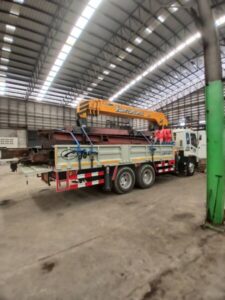 รถเครนอมตะนครชลบุรี