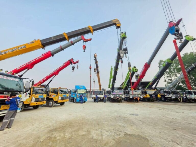 รถเครนนิคมโรจนะชลบุรี