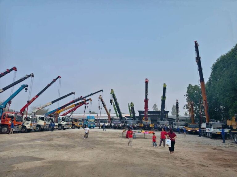 รถเครนบางละมุง