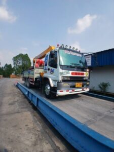 รถเครนนิคมท่าเรือแหลมฉบัง