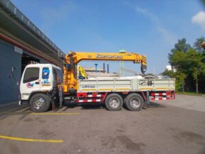 รถเครนนิคมอมตะนคร